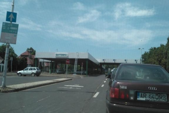 Élet a határ(zár) túloldalán – Battonyán „ragadt” több Arad megyei család