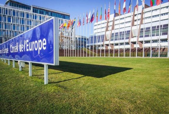 Rossz üzenet: Bukarest elhallgatta az emberi jogi egyezmény felfüggesztését