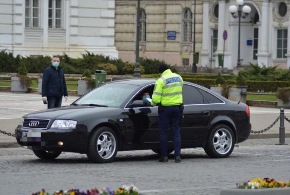 Tilos az aradi taxisoknak ügyfeleket felvenniük a határról