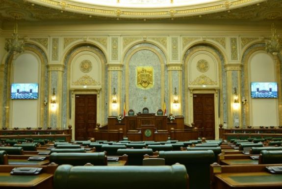 Rendkívüli helyzetekben távrendszerben is tarthat üléseket a szenátus