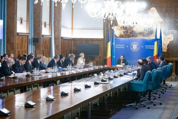 Felborult az államkassza, költségvetés-kiigazításra van szükség