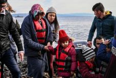 Bulgária és Görögország is cáfolja, hogy menekültek tízezrei léptek be rajtuk keresztül az EU-ba