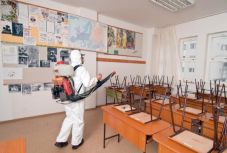 Törvénytervezet: járjon kötelezően szabadnap a szülőnek, ha az iskolában kényszerszünet van