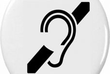 Megkülönböztető jelzést használhatnak a hallássérült sofőrök