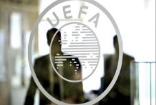 Európa Liga: két meccset elhalasztottak, többet zárt kapuk mögött rendeznek