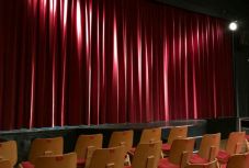 #nemváltomvissza – mozgalom indult a válsághelyzet miatt bevételtől eleső színházakért