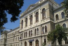 Meghosszabbította a személyes oktatás felfüggesztését a Babeș–Bolyai Tudományegyetem