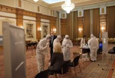 Ambrus Attila: Abszurdisztán krónikái 3. – A trilógia befejező része