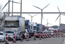 Koronavírus: újabb három ország zárja le a határait