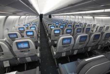 Sorra állnak le a légitársaságok, elbocsátások lesznek