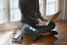 #MaradjOtthon és fogyassz virtuális kultúrát! Gyűjtjük a lehetőségeket