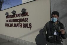 Keresi a rendőrség a koronavírus-teszt elől megszökött férfit