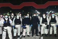 Hazáig kísérik a rendőrök a borsi határátkelőhöz érkező romániaiakat