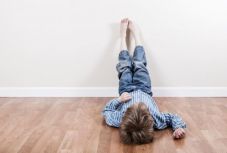 Koronavírus: pszichológiai tanácsadásban részesülhetnek az autizmussal élő gyerekek szülei