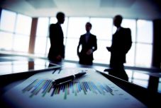 Tízből négy romániai vállalkozás csökkentette tevékenységét a koronavírus miatt