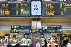 Több mint 250 román állampolgárt telepített haza a külügyminisztérium egy nap alatt