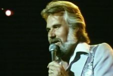 Meghalt Kenny Rogers countryzenész