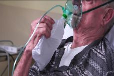 Koronavírus: ez okozhatja Olaszországban a rendkívüli halálozási arányt