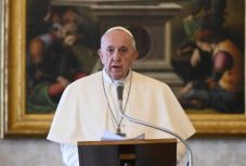 Világerejű imádságra szólította fel a keresztényeket Ferenc pápa