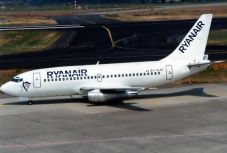 Leállítja kereskedelmi járatait a Ryanair, az európai kormányoknak ajánlja fel gépeit