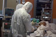 Koronavírus: 13-ra nőtt a halálos áldozatok száma Romániában