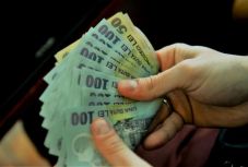 Jó hír: kilenc hónapig nem kell banki hiteleket törleszteni