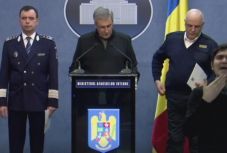 Újabb katonai rendelet készül, rendkívüli sajtótájékoztató lesz vasárnap este