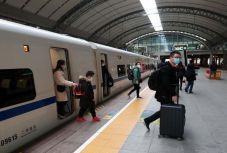 Kínában kezd visszatérni az élet a rendes kerékvágásba