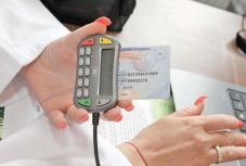 A szükségállapot ideje alatt nem kötelező az egészségügyi kártyák használata