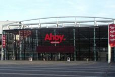 Kórházzá alakították az Eurovíziós Dalfesztivál helyszínét