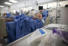 Szakember: a következő egy-két hét kritikus fontosságú lesz Nagy-Britanniában