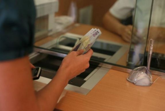 Megszavazta a képviselőház a hiteltörlesztések felfüggesztéséről szóló tervezetet