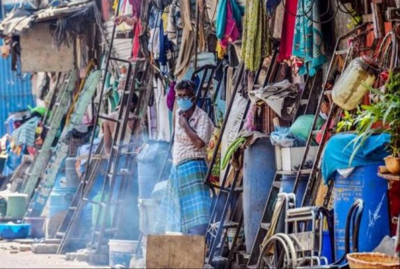 Elzárták a külvilágtól Ázsia egyik legzsúfoltabb nyomornegyedét