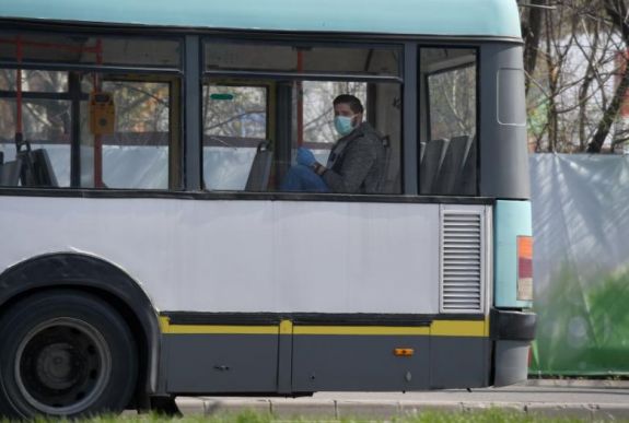 Hétfőtől kötelező a védőmaszk viselése az egyik erdélyi megyében