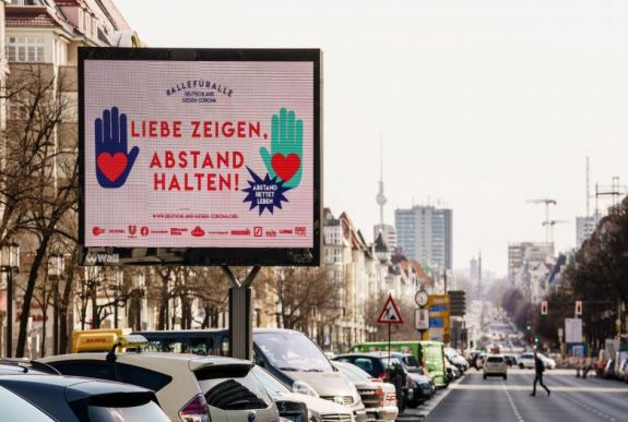 Koronavírus: tartósnak tűnik a járvány lassulása Németországban