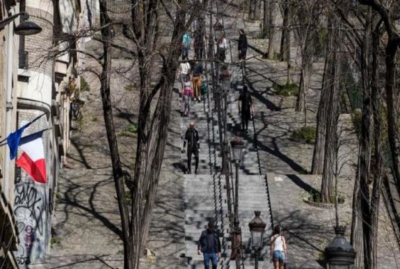 Koronavírus: a franciák nem tudtak ellenállni a ragyogó napsütésnek
