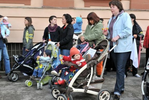 Jó hírt kaptak a kismamák a munkaügyi minisztertől