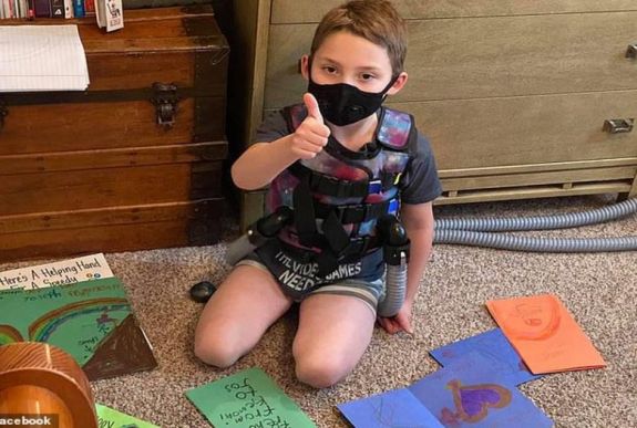 Legyőzte a koronavírust a gyógyíthatatlan tüdőbeteg kisfiú