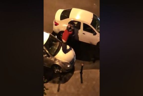 Kijárási tilalom: ököllel ütötte a rendőr az igazoltatott férfit