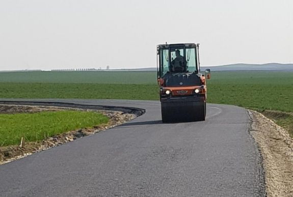 Aszfaltozzák az Érselénd és Székelyhíd közötti utat