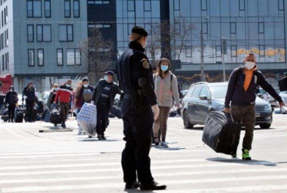 Két repülővel 330 román állampolgárt szállított haza a külügyminisztérium