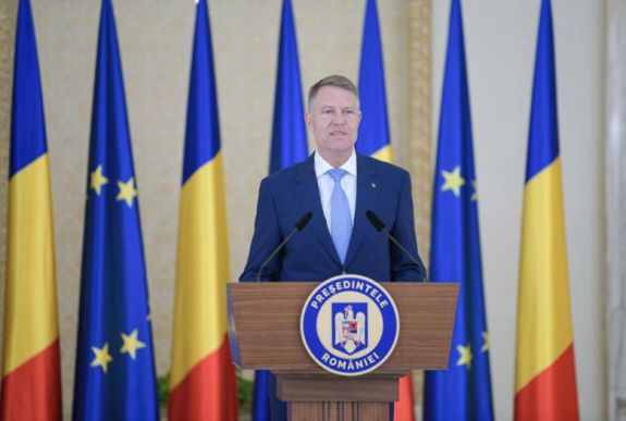 Aláírta a szükségállapotot meghosszabbító rendeletet Klaus Johannis