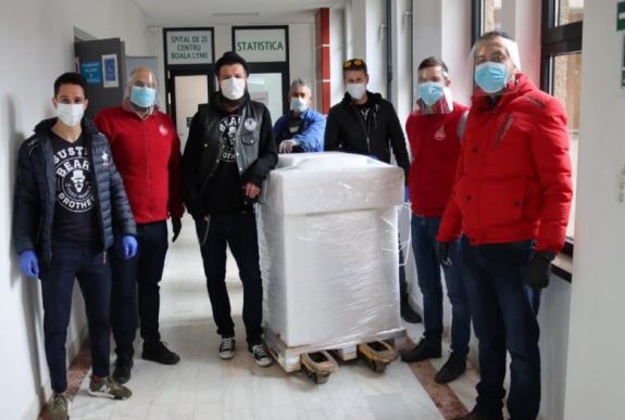 Új koronavírus-tesztelésre alkalmas gépet adományoztak a kolozsvári járványkórháznak