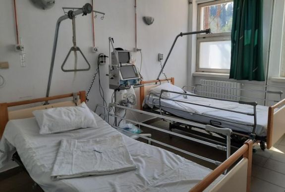 Meghalt három Maros megyei beteg, 451-re nőtt a romániai áldozatok száma