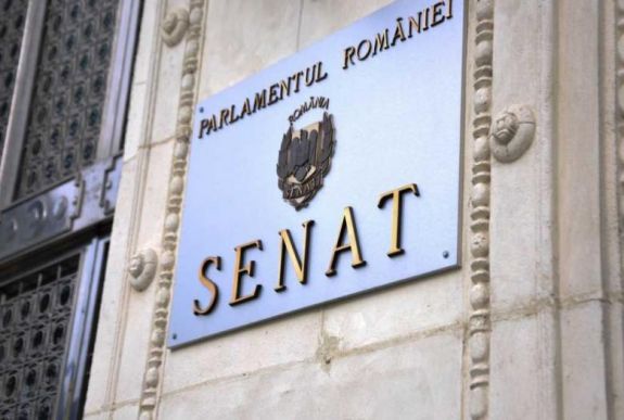 Nagyüzem: hetvenkilenc jogszabályt fogadott el hallgatólagosan a szenátus