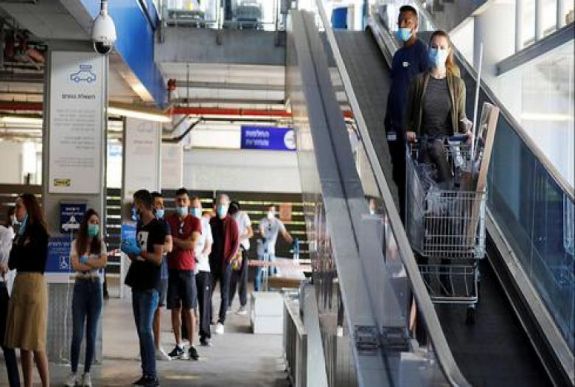 Koronavírus: Izraelben szinte minden bolt kinyithat