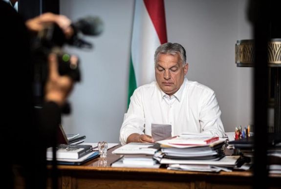 Orbán: szigorú menetrend szerint, de újraindul az élet Magyarországon
