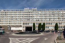 Visszavonta Klaus Johannis a suceavai kórház állami kitüntetését