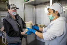 Koronavírus: 585-re emelkedett a fertőzöttek száma Magyarországon