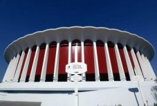 Los Angelesben a Clippers elnöke megvette a Lakers egykori otthonát